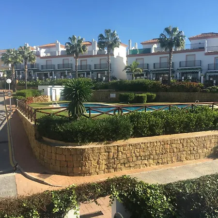 Holiday home Cabopino Townhouse Sleeps6 Pool Marbella